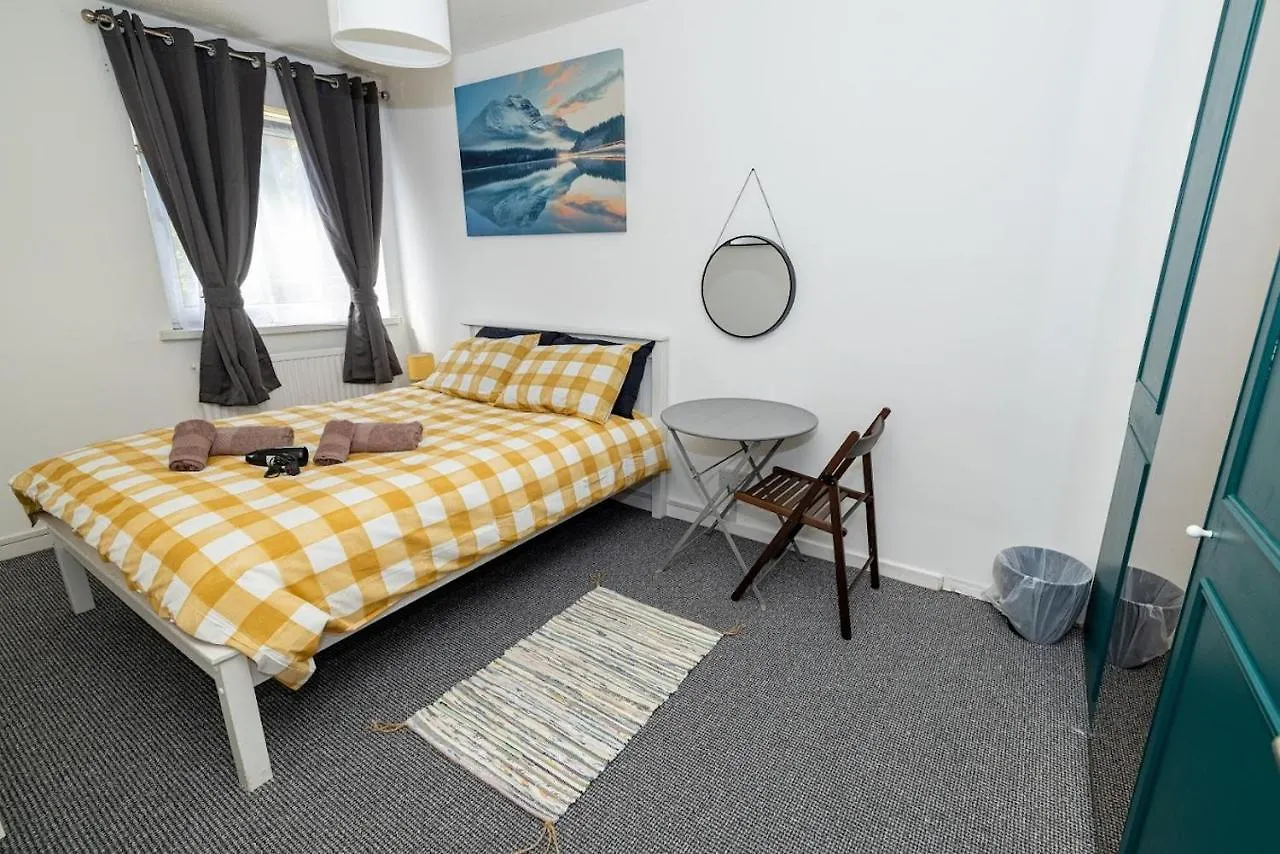 Nice Rooms In Mile End Londres
